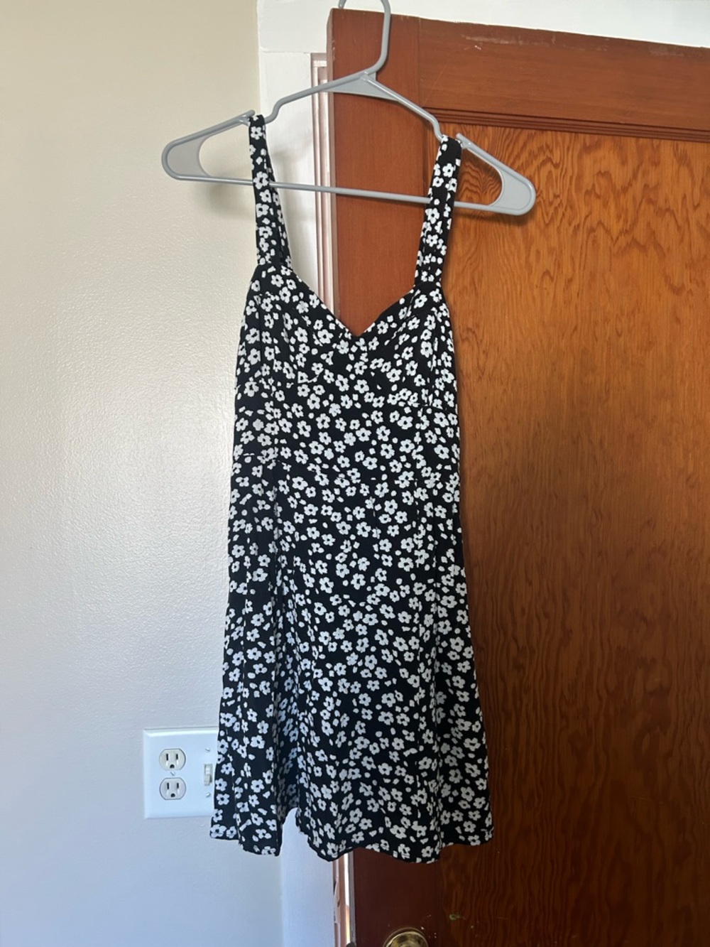 WORN ONCE | GAP Black Dress with White Flowers